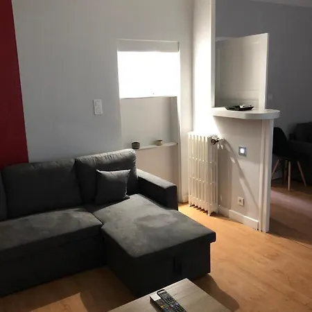 Monfs Clermont-ferrand, Pres De Toute Commodites クレルモン・フェラン