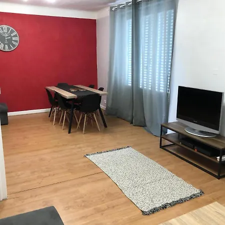 アパート Monfs Clermont-ferrand, Pres De Toute Commodites クレルモン・フェラン