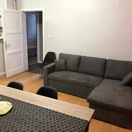 Monfs Clermont-ferrand, Pres De Toute Commodites アパート クレルモン・フェラン