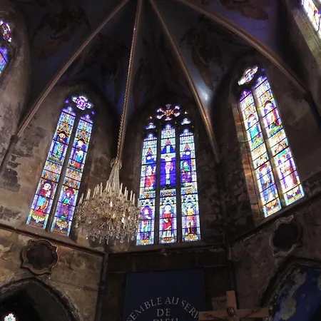 Monfs Clermont-ferrand, Pres De Toute Commodites アパート *