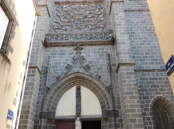 Monfs Clermont-ferrand, Pres De Toute Commodites Appartement